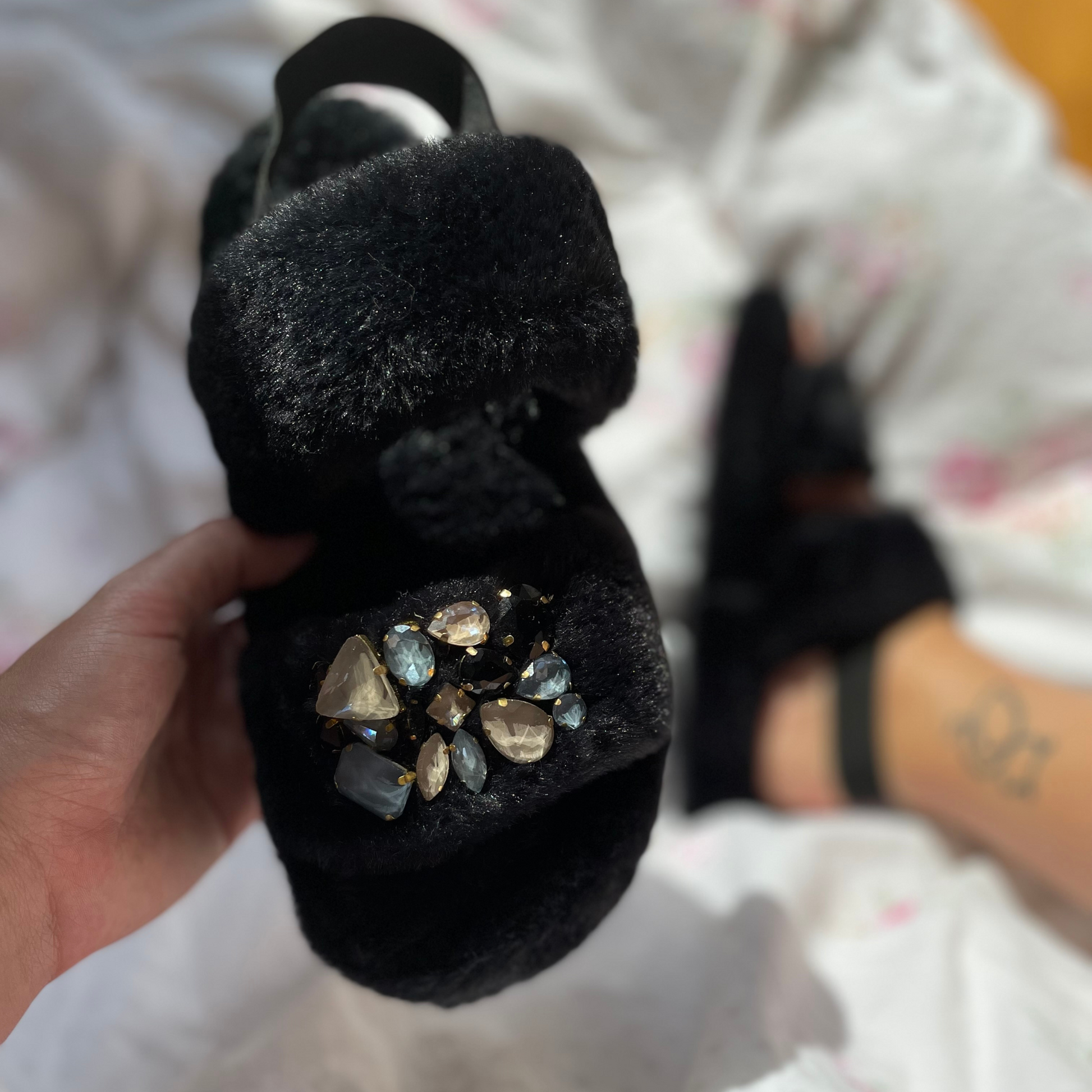 Black Swan Slippers - Sandalea