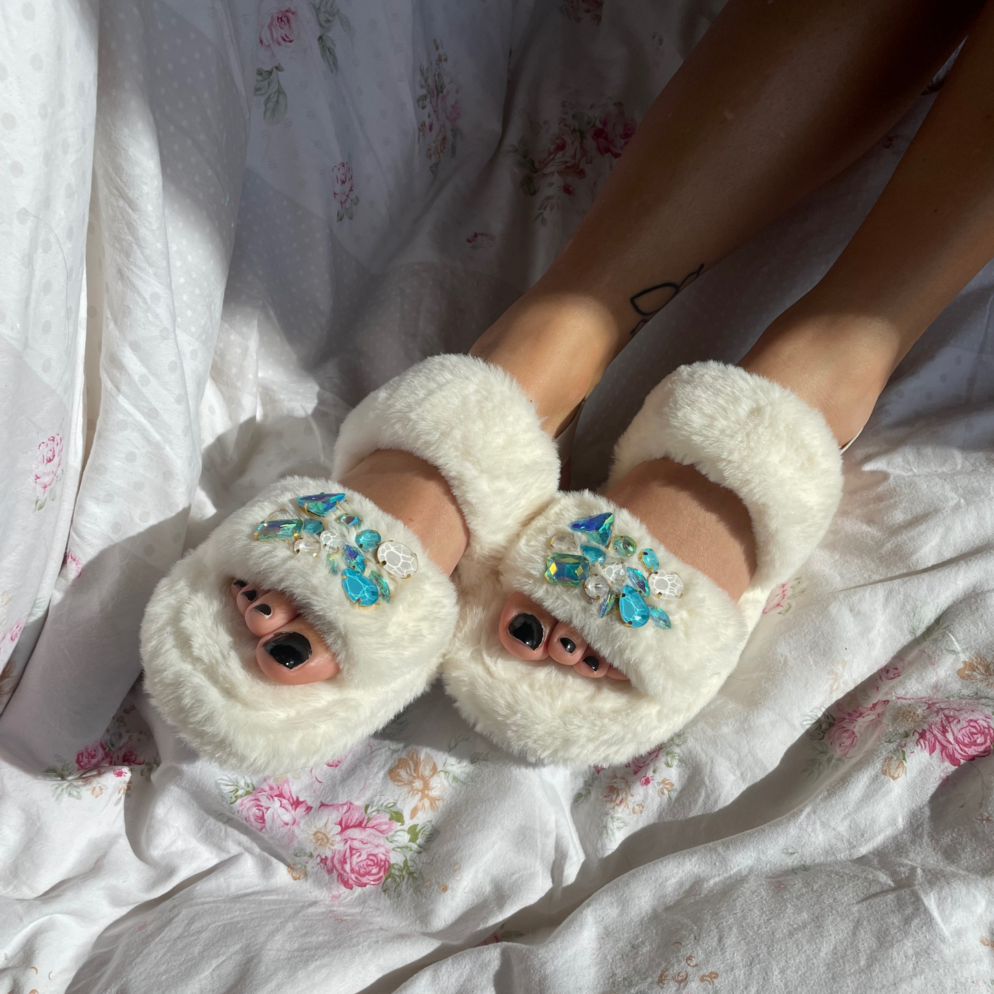 Snow Flake Slippers - Sandalea